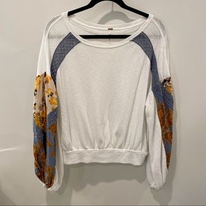 FREE PEOPLE WHITE SWEATER